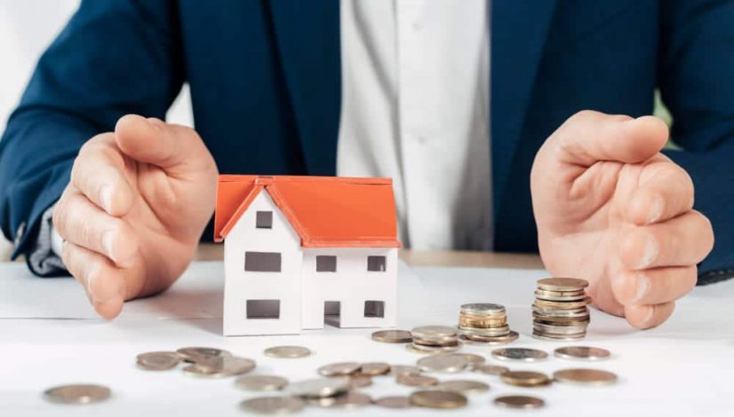 En términos simples, la ejecución hipotecaria permite al acreedor reclamar la propiedad que se ha ofrecido como garantía en el préstamo hipotecario, con el objetivo de recuperar el dinero prestado.